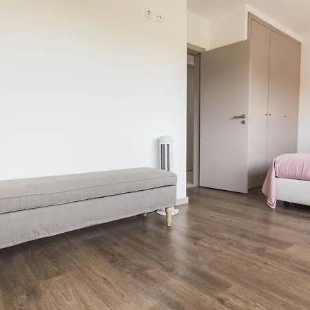 Modern Flat By The Beach