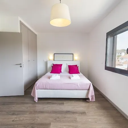 Modern Flat By The Beach * エストリル